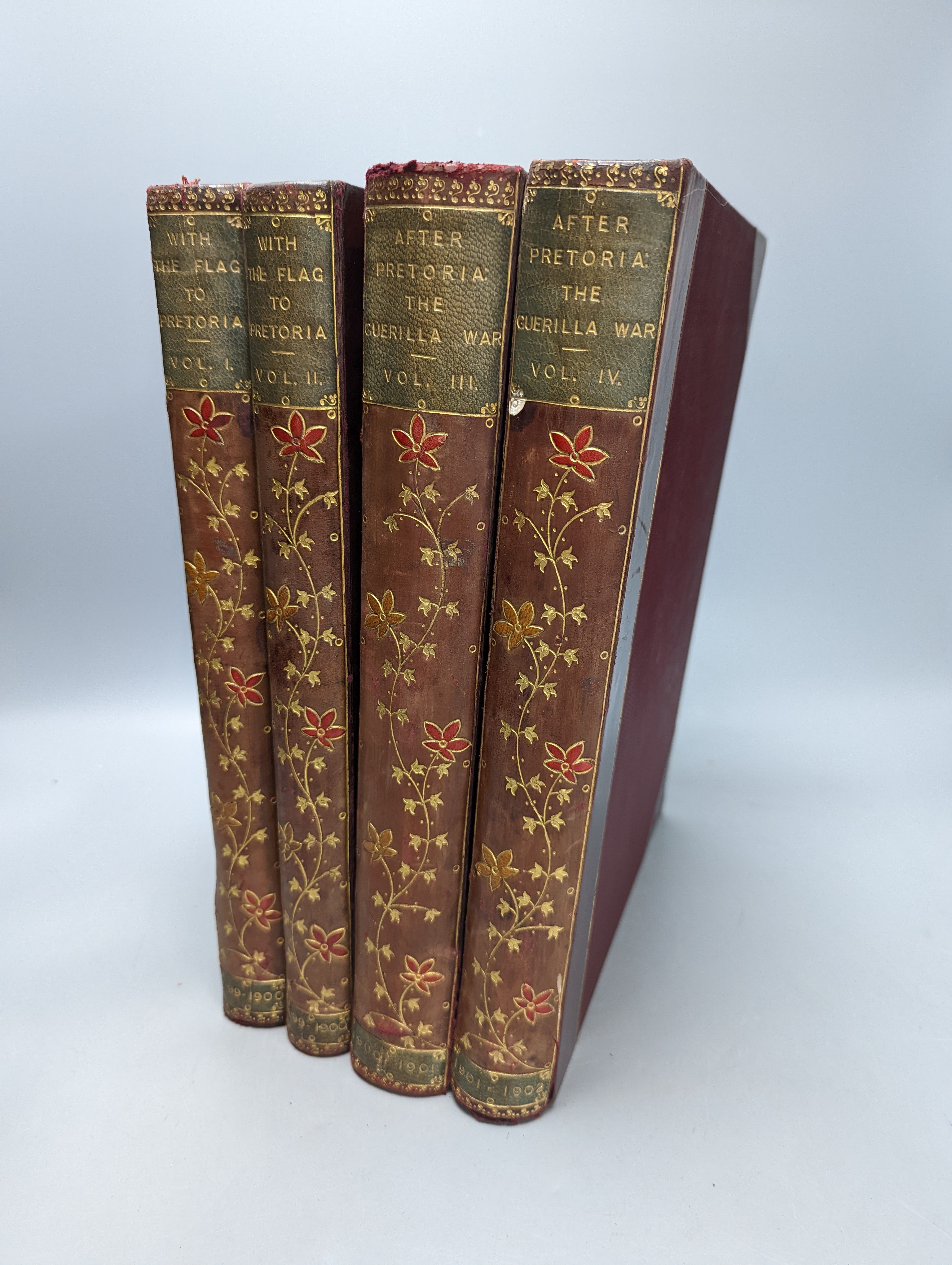 Wilson, H.W. - With the Flag to Pretoria. 2 vols; (and) After Pretoria: the guerilla war. 2 vols; together with 4 vols. illus throughout with many photos, sketch map and orig. illus.; publisher's